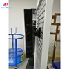 Metalen wandgemonteerde reclamedisplaybeugel met slatwall en haken - Signagehouder voor detailhandel voor promotionele vitrine